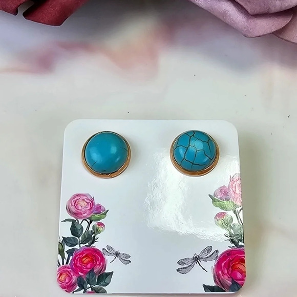 Handmade Stud Earrings - Picture 1 of 2